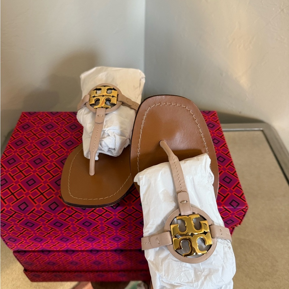 Tory Burch Mini Miller Leather Thong Sandals SEASHELL PINK Woman's Size 9.5 - Picture 3 of 6